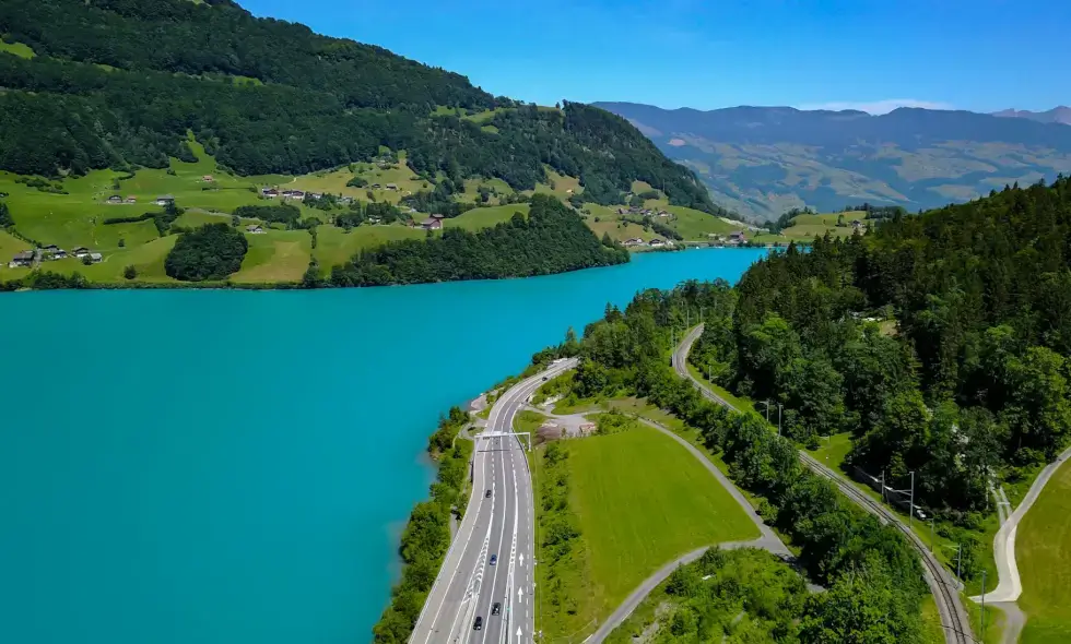 Vinjeta zviceriane për autostradë 2025: Çfarë duhet të dini Vinjeta zviceriane për autostradë 2025: Çfarë duhet të dini
