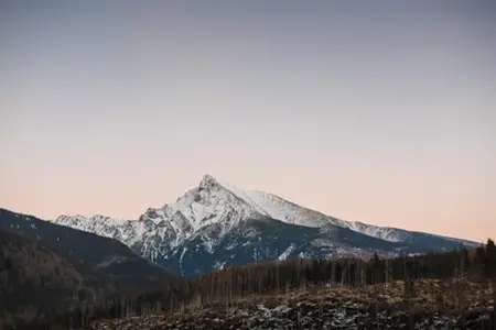 Купля віньеткі для аўтастрады ў Славакіі: магчымасці падарожжаў, якія можна адкрыць на аўтамабілі ў Славакіі