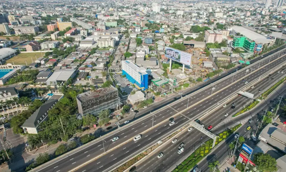 Die Arbeiten an der Talbrücke der M0 beginnen, es ist mit erheblichen Staus zu rechnen. Die Arbeiten an der Talbrücke der M0 beginnen, es ist mit erheblichen Staus zu rechnen.