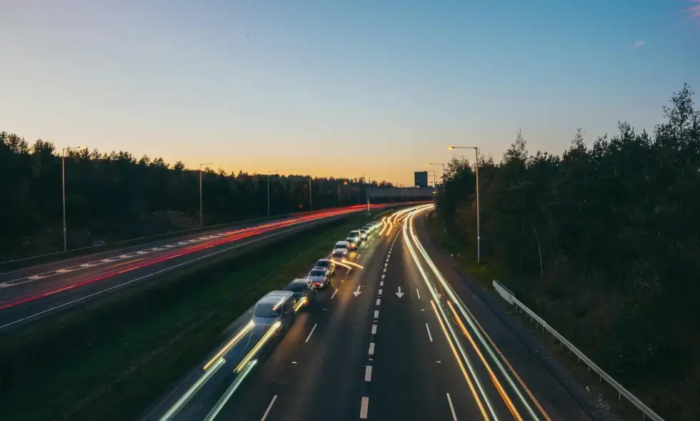 Bucureşti-Craiova pothuajse tërësisht në autostradë dhe rrugë me kalim të shpejtë: Ministria e Transportit ka hapur edhe 20 km të tjera për trafik. Gjithsej, nga 121 km janë të kalueshëm 92 km. Nesër do të vijojë një seksion tjetër. Bucureşti-Craiova pothuajse tërësisht në autostradë dhe rrugë me kalim të shpejtë: Ministria e Transportit ka hapur edhe 20 km të tjera për trafik. Gjithsej, nga 121 km janë të kalueshëm 92 km. Nesër do të vijojë një seksion tjetër.